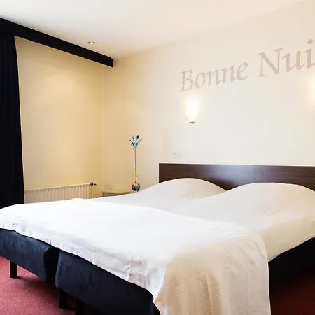 Hotel Van der Maas-2